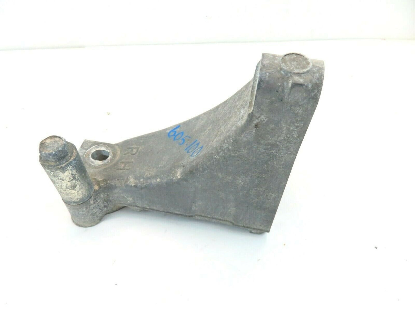 2015-19 Subaru Legacy Outback Transmission Bracket Motor Mount CVT Passenger RH