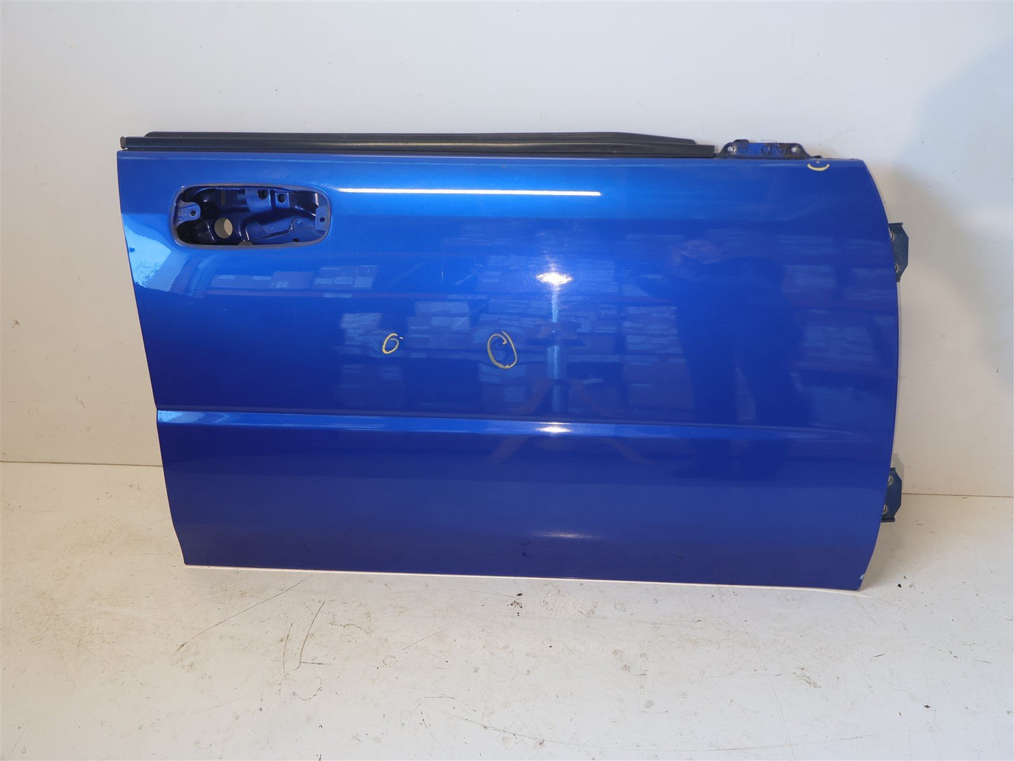 2002-2007 Subaru Impreza WRX Passenger Front Door RH 32J Black 02-07 641256