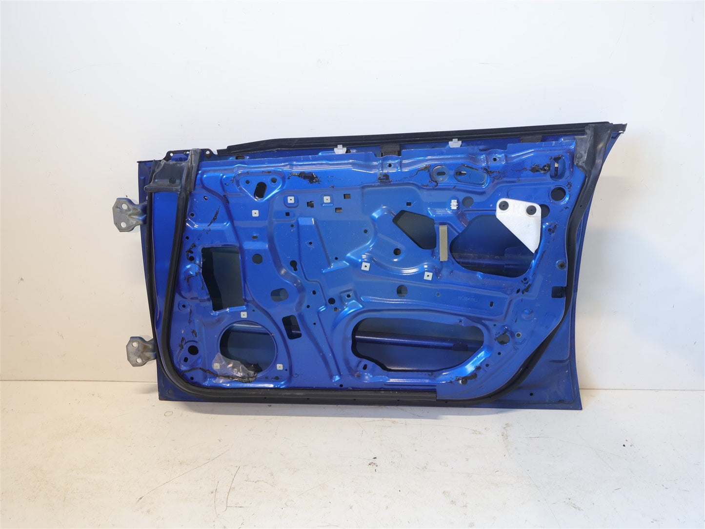 2002-2007 Subaru Impreza WRX Passenger Front Door RH 32J Black 02-07 641256