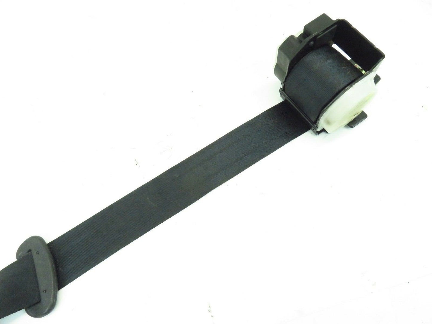 2004-2007 Subaru Impreza WRX & STI Sedan Center Rear Seat Belt Middle OEM 04-07