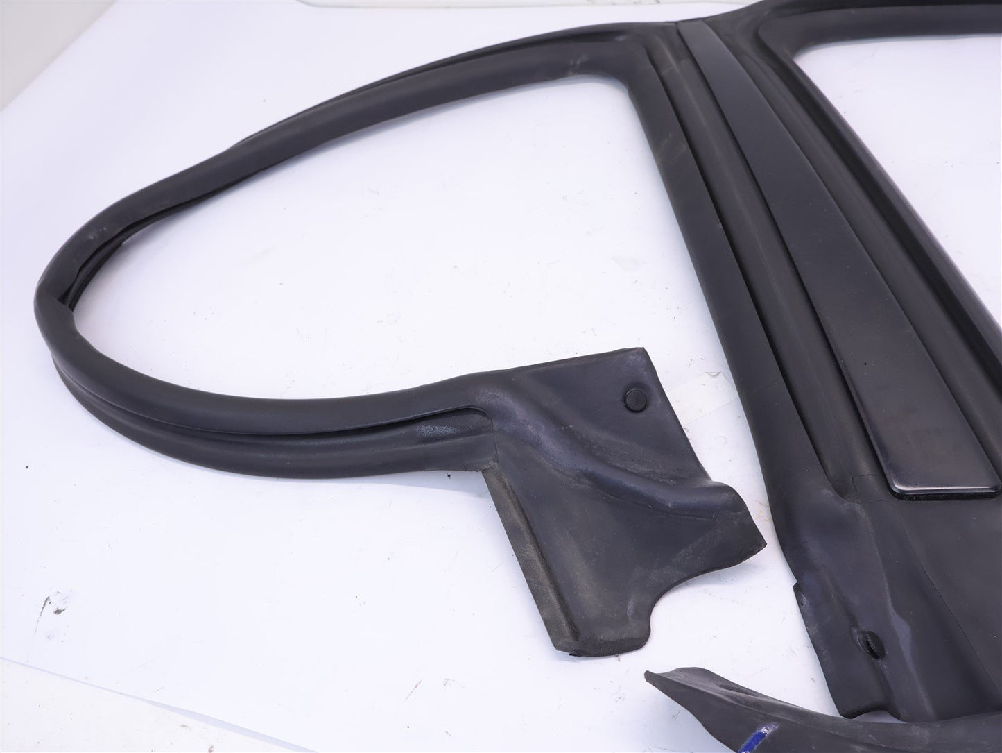 2002-2007 Subaru Impreza WRX Passenger Exterior Pillar Door Trim Seal RH SEDAN