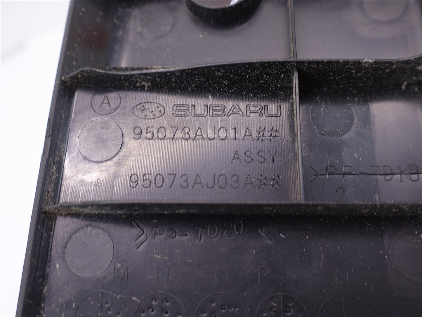 2010-2014 Subaru Outback Rear Hatch Sill 95073AJ01A Scuff Plate Trim Trunk Gate