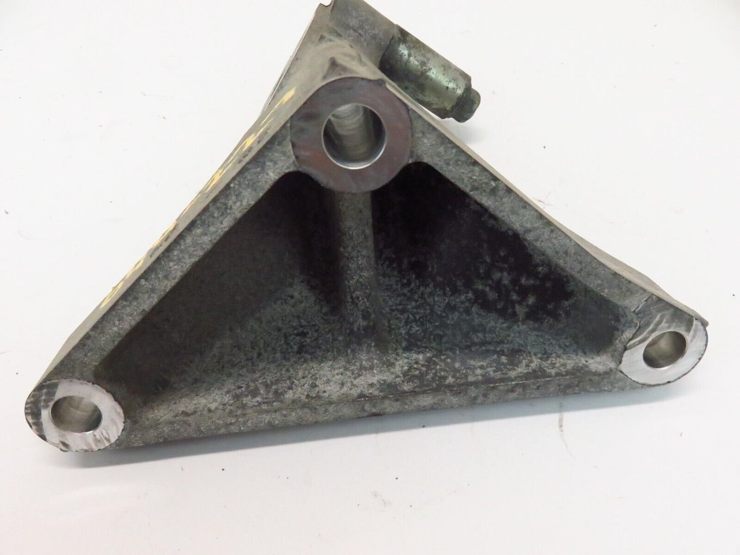 2014 Subaru Outback Transmission Bracket Mount Auto CVT Passenger RH Trans 10-14