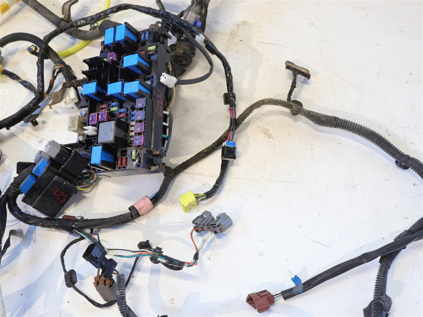 2013-2014 Subaru Outback Front Engine Room Wiring Harness Fuse 2.5L 81403AJ70A