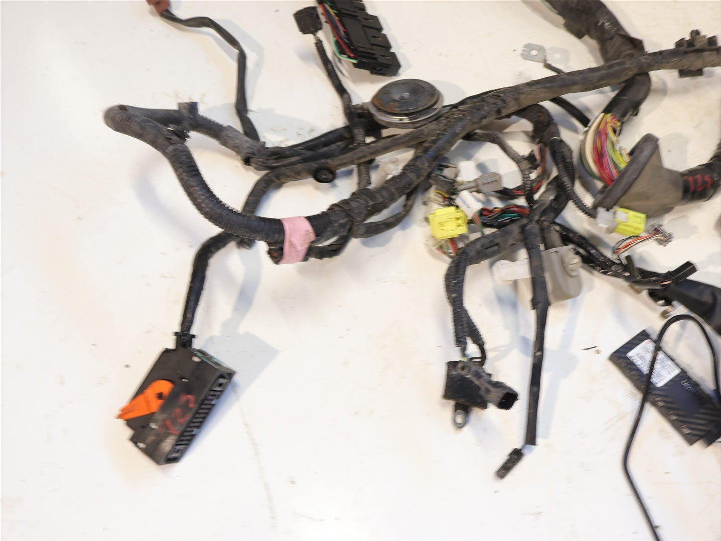 2013-2014 Subaru Outback Front Engine Room Wiring Harness Fuse 2.5L 81403AJ70A