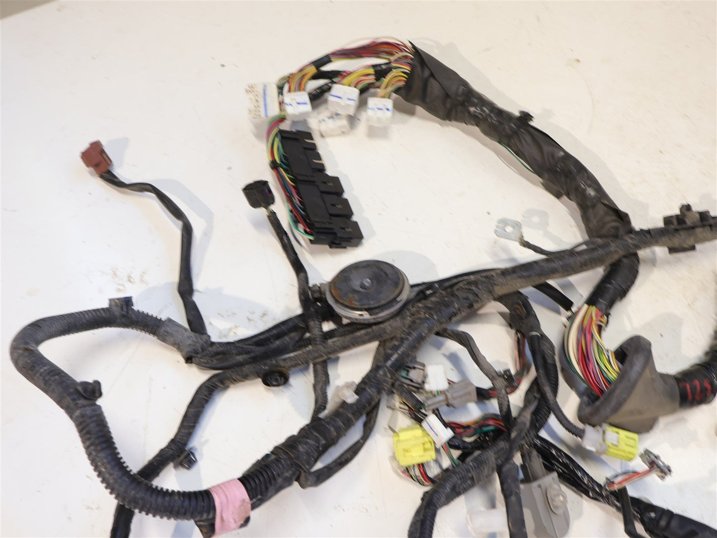 2013-2014 Subaru Outback Front Engine Room Wiring Harness Fuse 2.5L 81403AJ70A