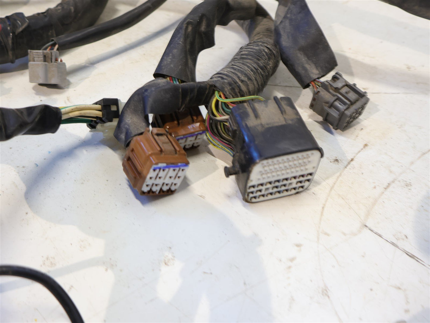 2013-2014 Subaru Outback Front Engine Room Wiring Harness Fuse 2.5L 81403AJ70A