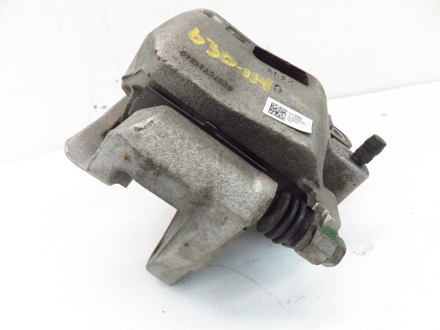 2018 2020 Buick Regal TourX Driver Front Brake Caliper 33k LH Left OEM 18-20