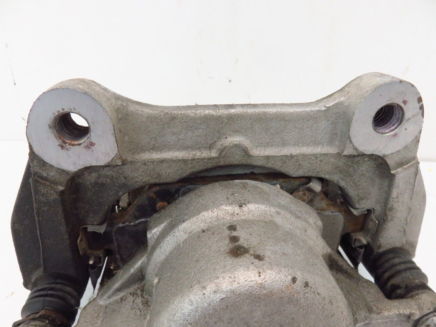 2018 2020 Buick Regal TourX Driver Front Brake Caliper 33k LH Left OEM 18-20