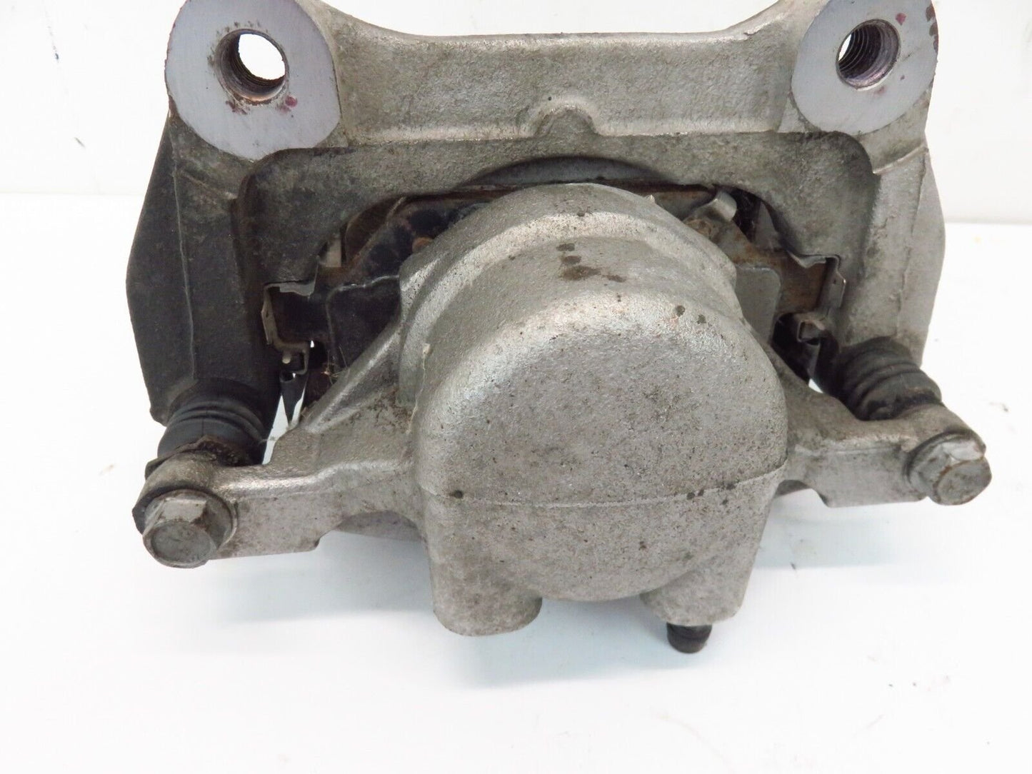 2018 2020 Buick Regal TourX Driver Front Brake Caliper 33k LH Left OEM 18-20