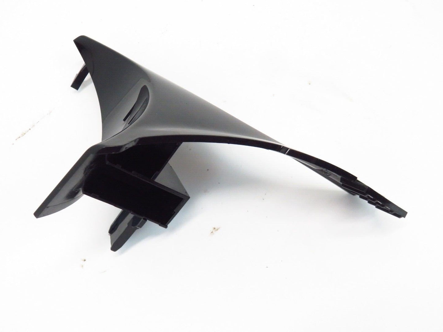 2018-2020 Buick Regal TourX Driver Side Trim Bezel Vent 39138921 Left OEM 18-20