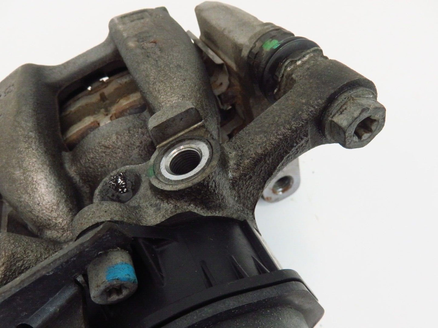 2018-2020 Buick Regal TourX Passenger Rear Brake Caliper RH Right OEM w/o Brembo