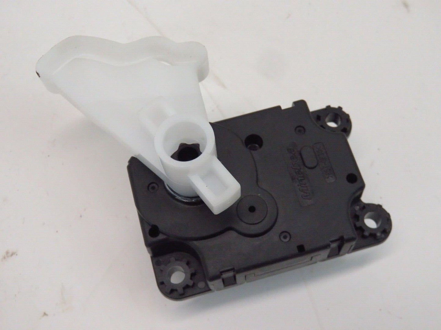 2018-2019 Buick Regal TourX Heater Blower Motor Flap Actuator OEM 630235 18-19