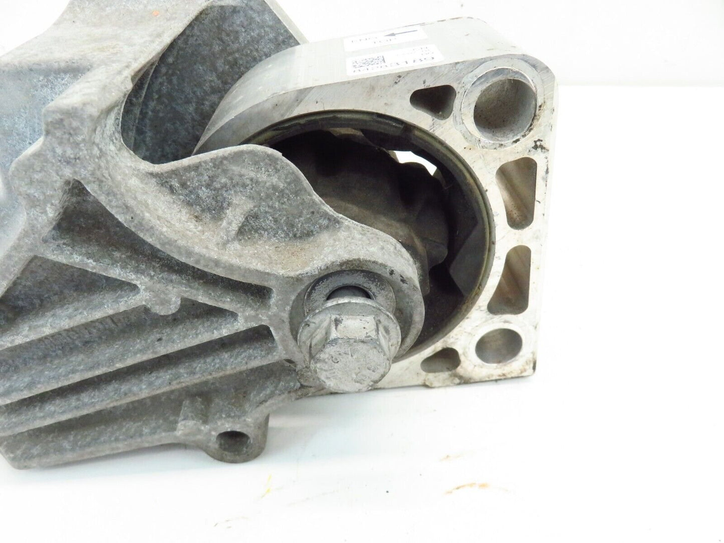 2018-2020 Buick Regal TourX Transmission Rear Lower Mount Bracket 2.0L 84283189