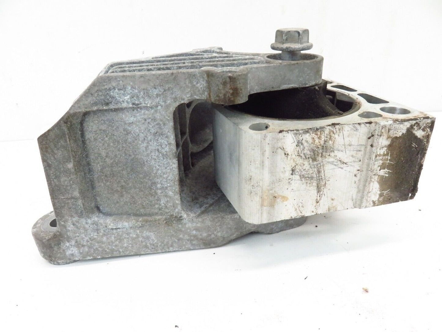 2018-2020 Buick Regal TourX Transmission Rear Lower Mount Bracket 2.0L 84283189