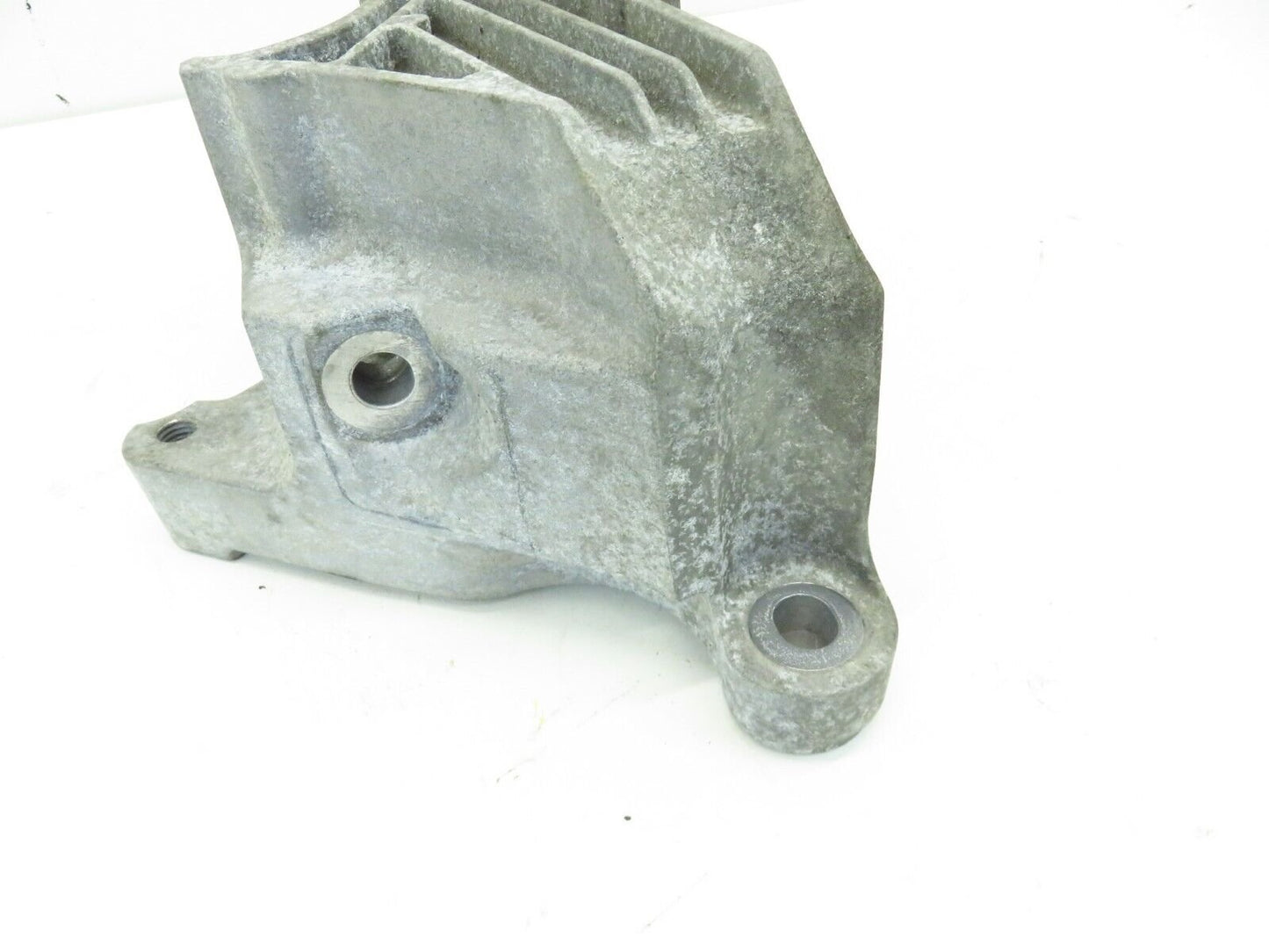 2018-2020 Buick Regal TourX Transmission Rear Lower Mount Bracket 2.0L 84283189