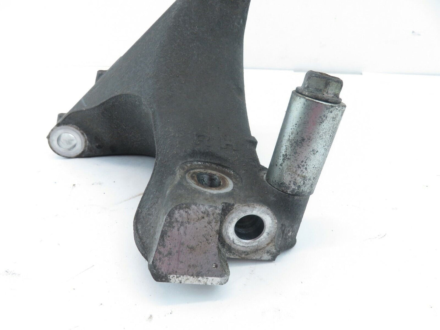 2013 Subaru Outback CVT Transmission Bracket Mount Passenger RH Right Side 10-19