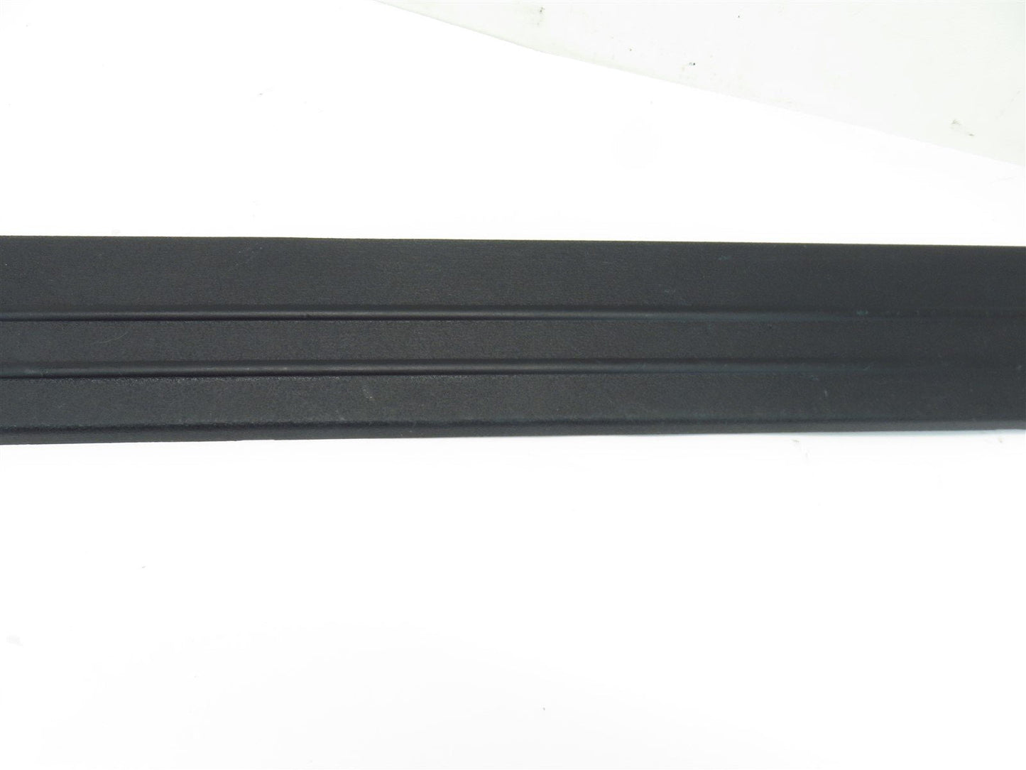 2010-2016 Hyundai Genesis Coupe Passenger Door Sill Scuff Trim RH 85885-2M000