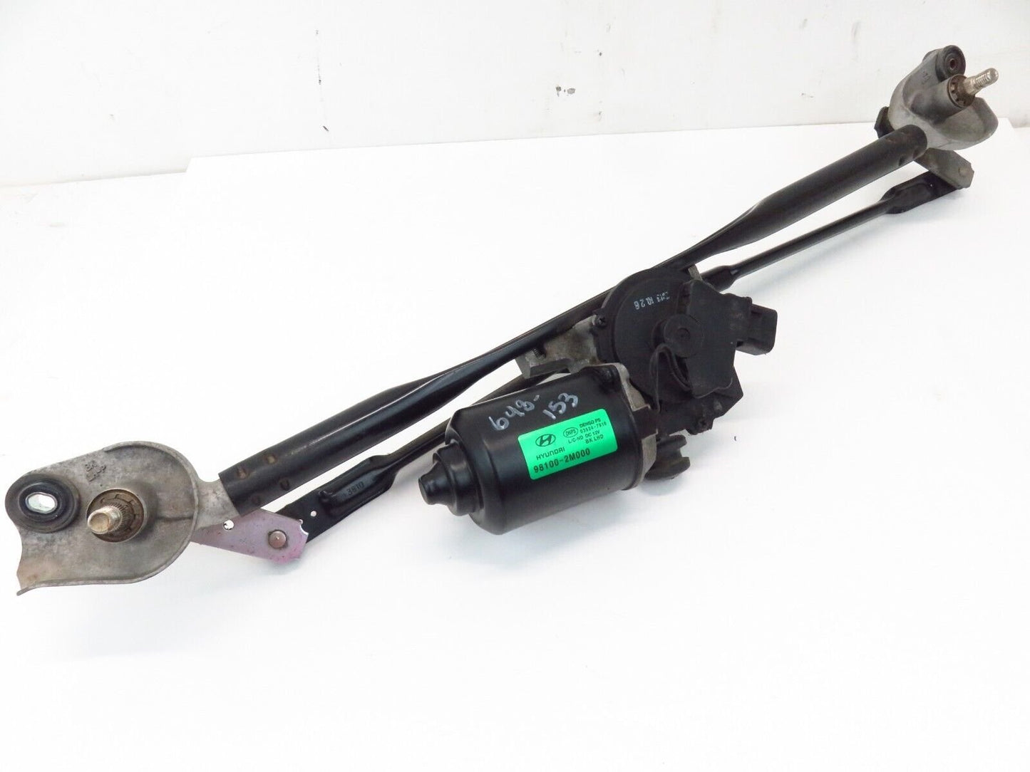2010-2016 Hyundai Genesis Coupe Front Windshield Wiper Motor Linkage 98100-2M000