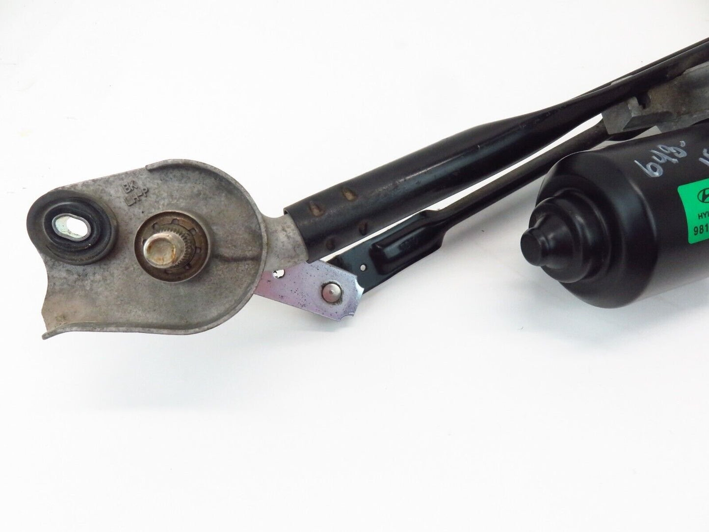 2010-2016 Hyundai Genesis Coupe Front Windshield Wiper Motor Linkage 98100-2M000