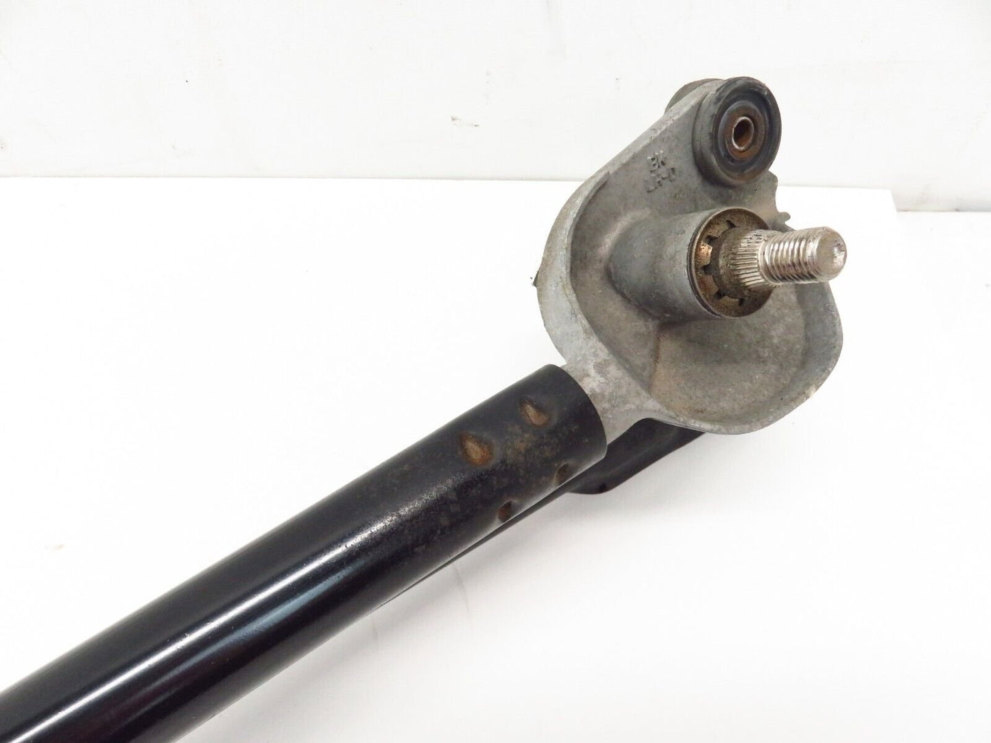 2010-2016 Hyundai Genesis Coupe Front Windshield Wiper Motor Linkage 98100-2M000