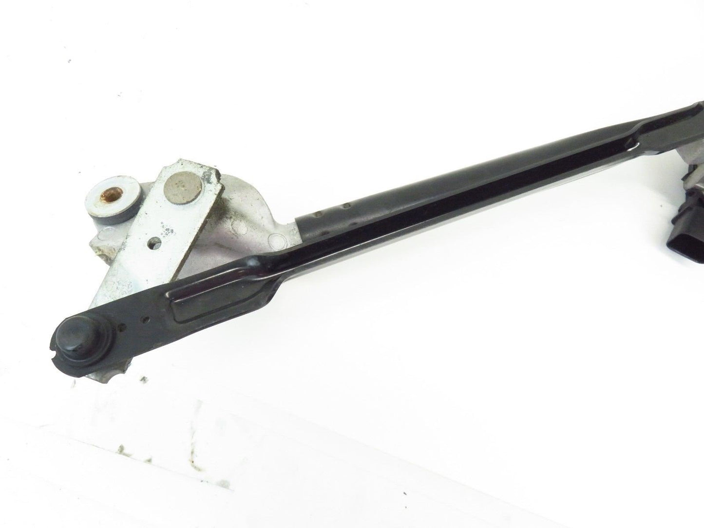 2010-2016 Hyundai Genesis Coupe Front Windshield Wiper Motor Linkage 98100-2M000