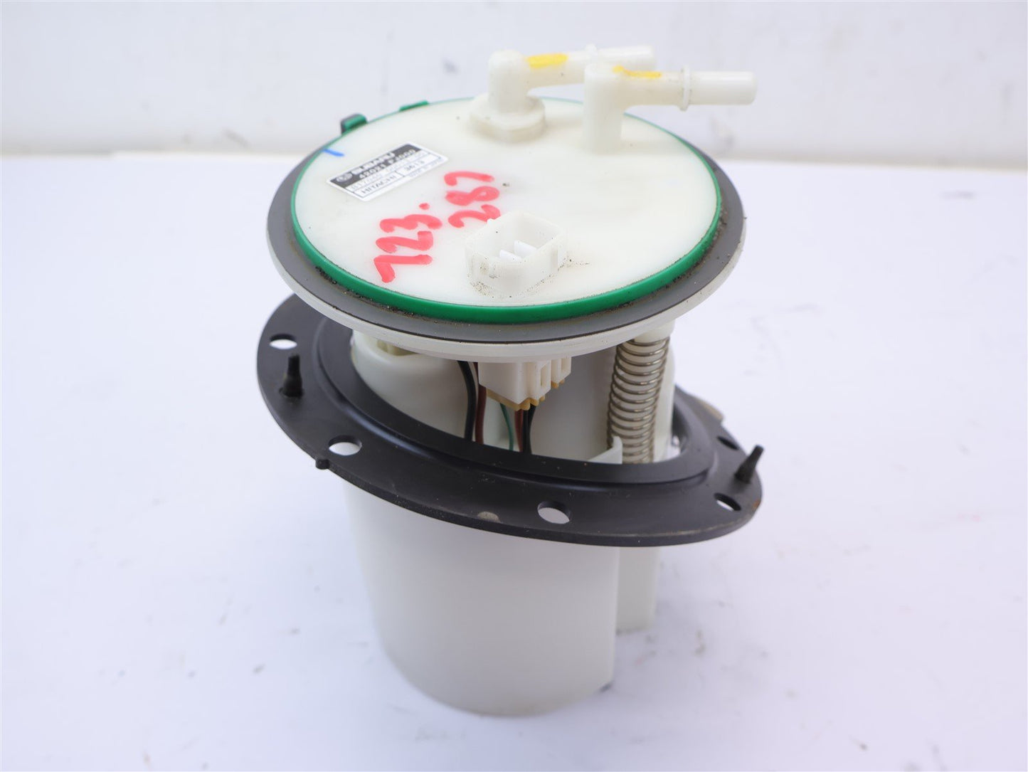 2013-2014 Subaru XV Crosstrek Fuel Pump Assembly 42021FJ000 OEM 13-14
