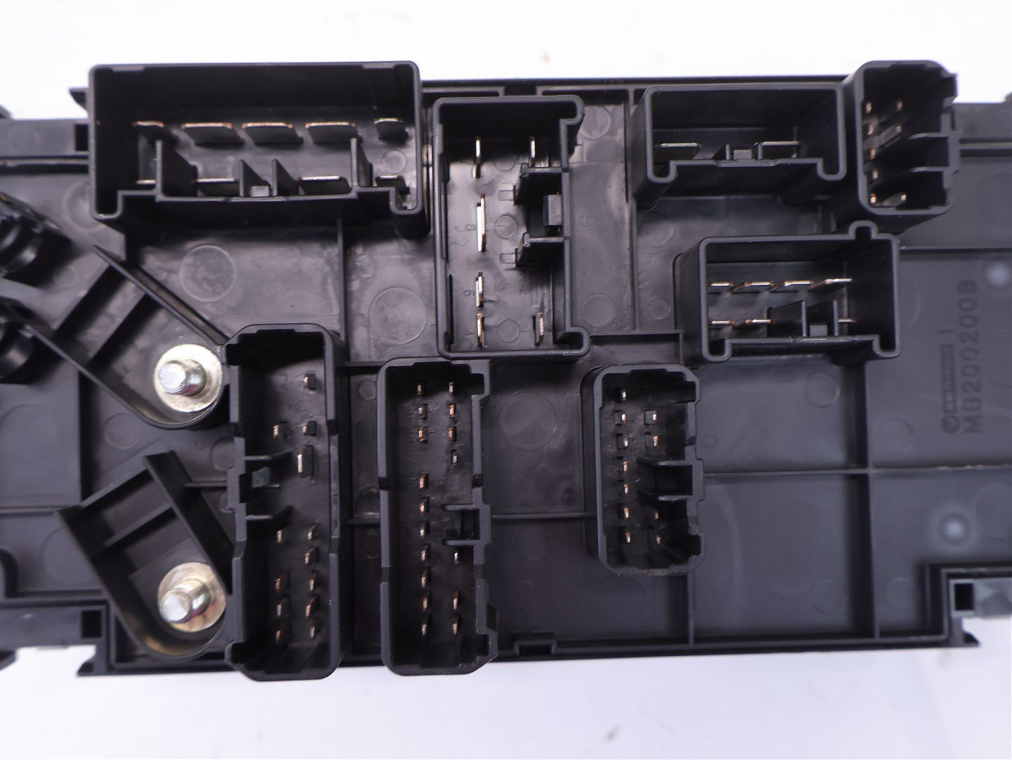2013-2014 Subaru XV Crosstrek Engine Fuse Block Box Panel 82241FJ050 OEM 13-14