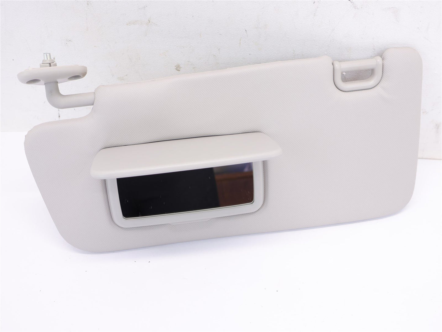2013-2014 Subaru XV Crosstrek Driver Sun Visor Shade Sunvisor LH Side OEM 13-14