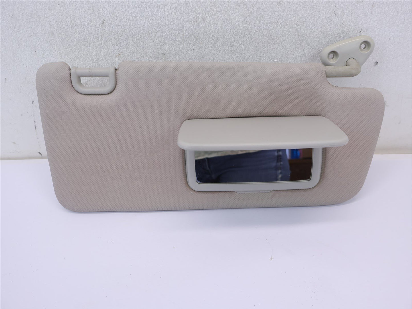 2013-2014 Subaru XV Crosstrek Passenger Sun Visor Shade Sunvisor RH Side OEM