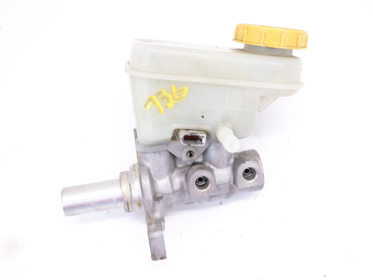 2014 Subaru XV Crosstrek Brake Master Cylinder Manual Trans OEM 13 14 15