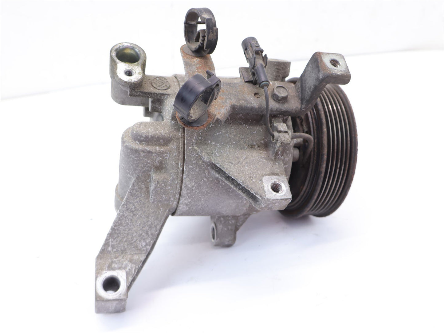 2013 Subaru XV Crosstrek AC Compressor Pump 73111FJ000 OEM 13