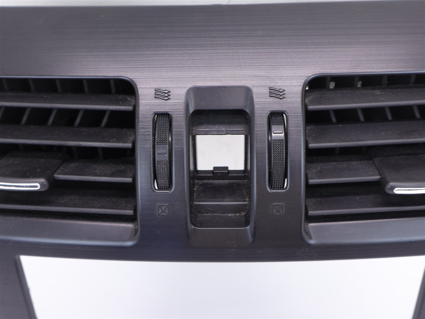 2013-2014 Subaru XV Crosstrek Center Dash Trim Vents Radio Climate Bezel 13-14