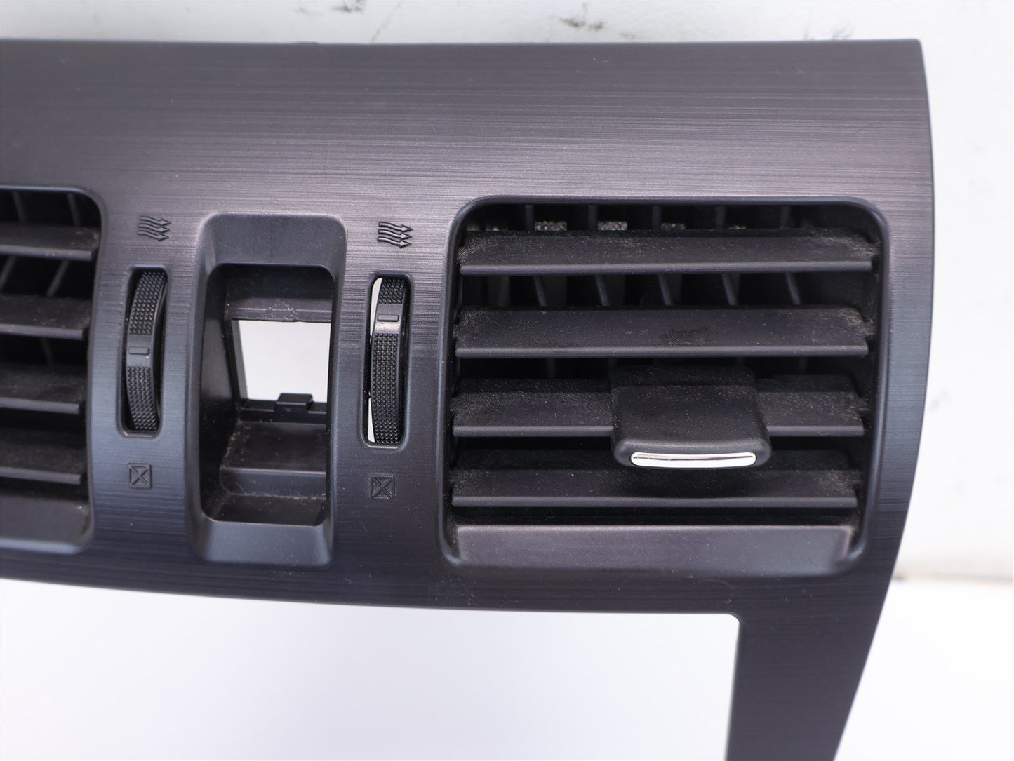 2013-2014 Subaru XV Crosstrek Center Dash Trim Vents Radio Climate Bezel 13-14