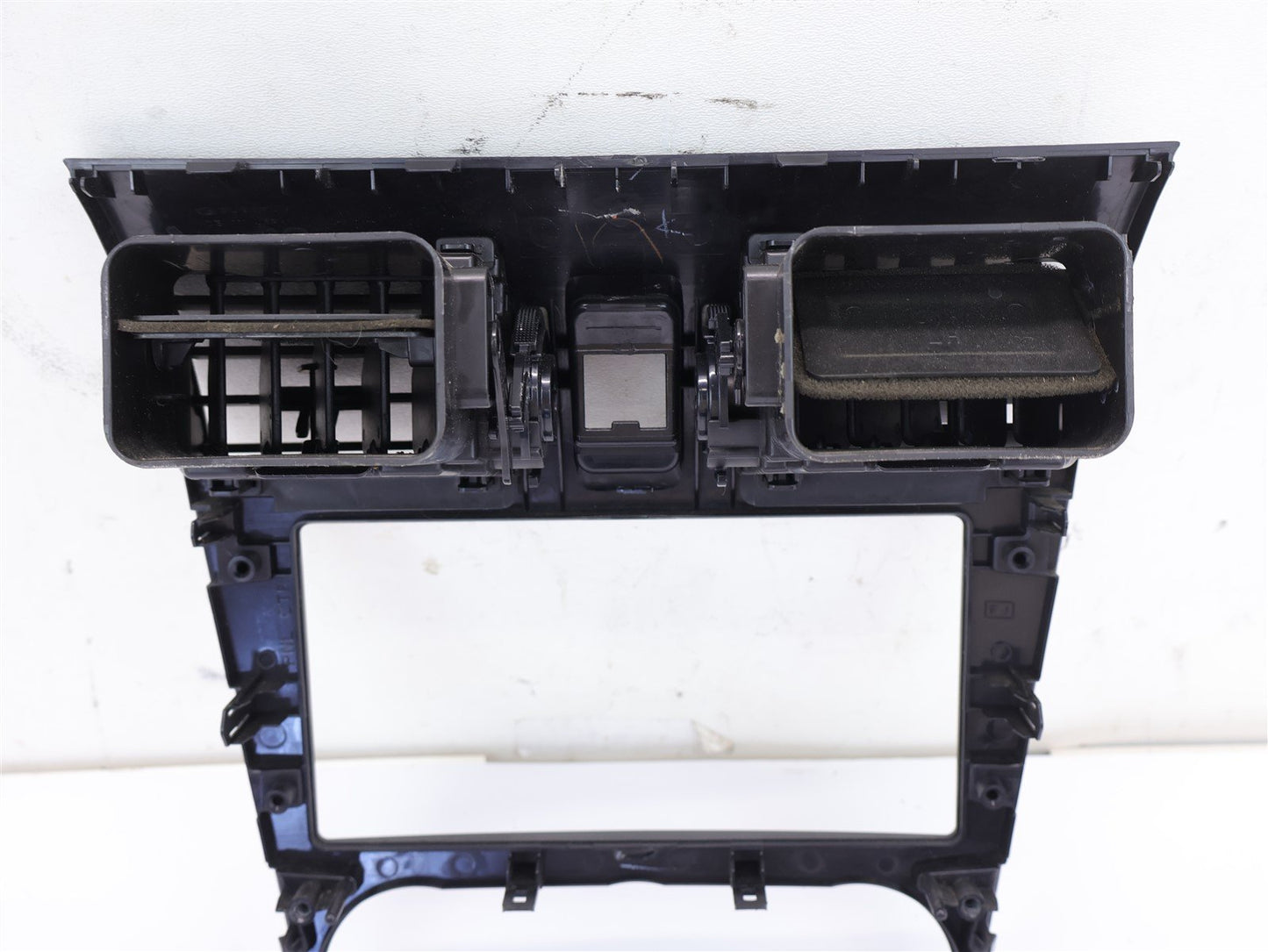 2013-2014 Subaru XV Crosstrek Center Dash Trim Vents Radio Climate Bezel 13-14