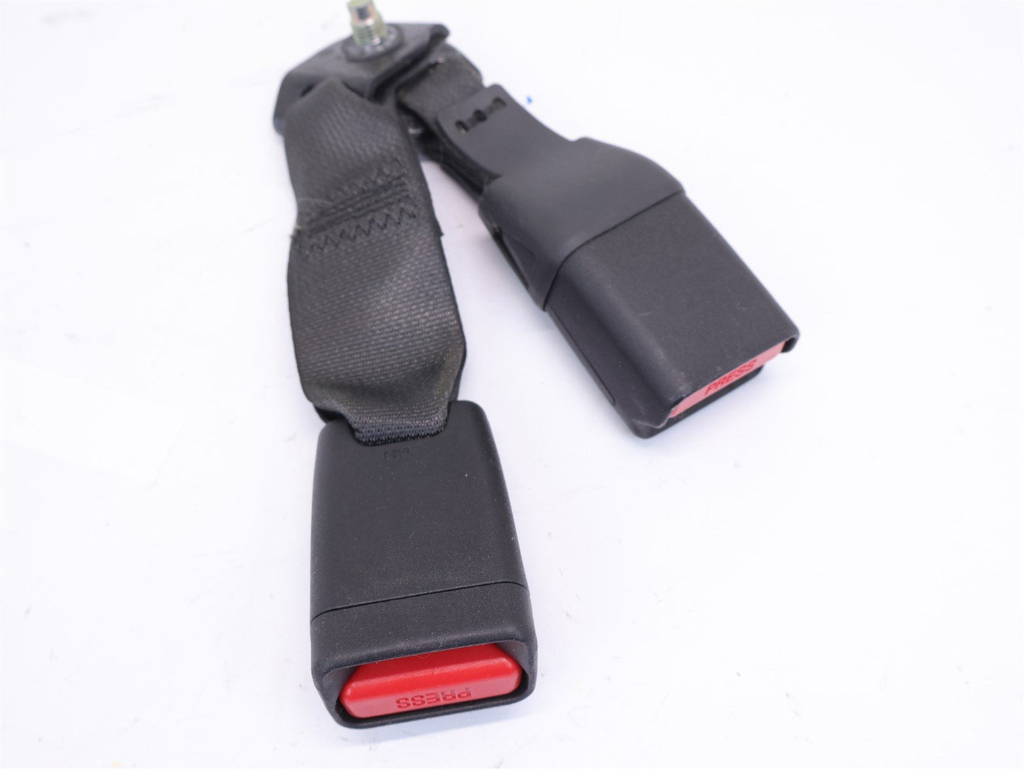 2013-2014 Subaru Outback Rear Seat Belt Buckle Center Black OEM 13-14