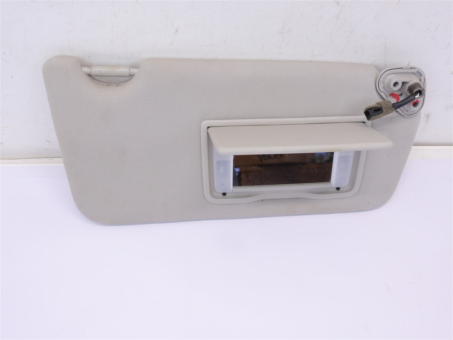 2010-2014 Subaru Outback Legacy Passenger Sun Visor Sunvisor RH Right OEM