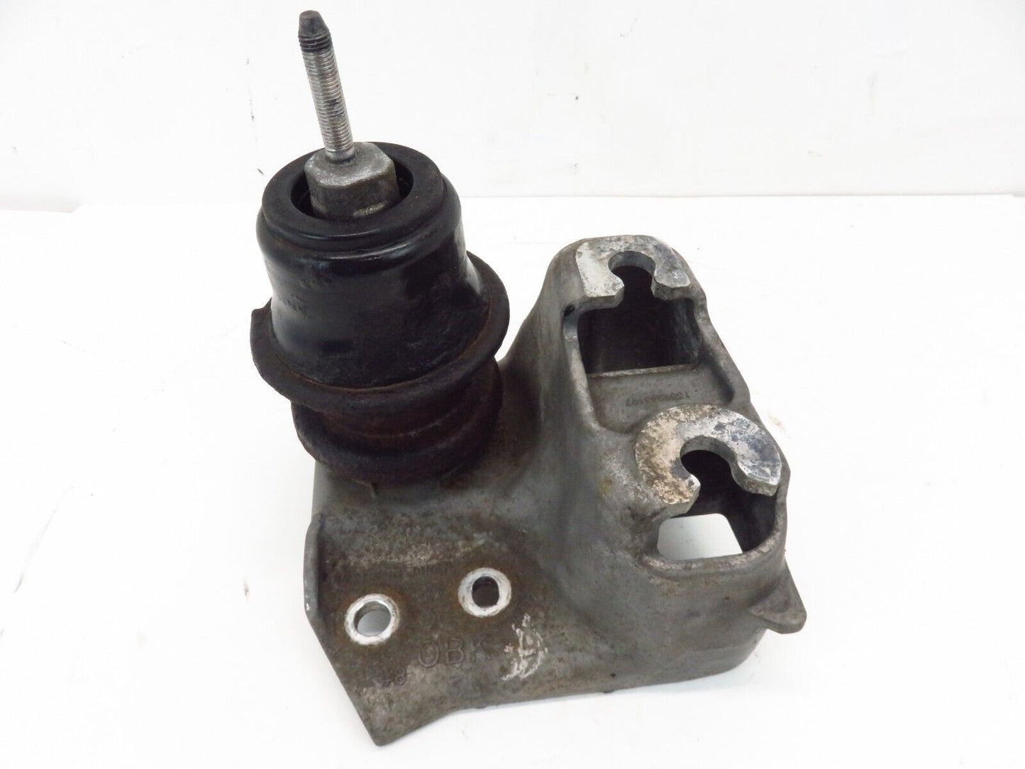 2013 Subaru Outback Driver Motor Mount Bracket LH Left Side OEM 2010-2014