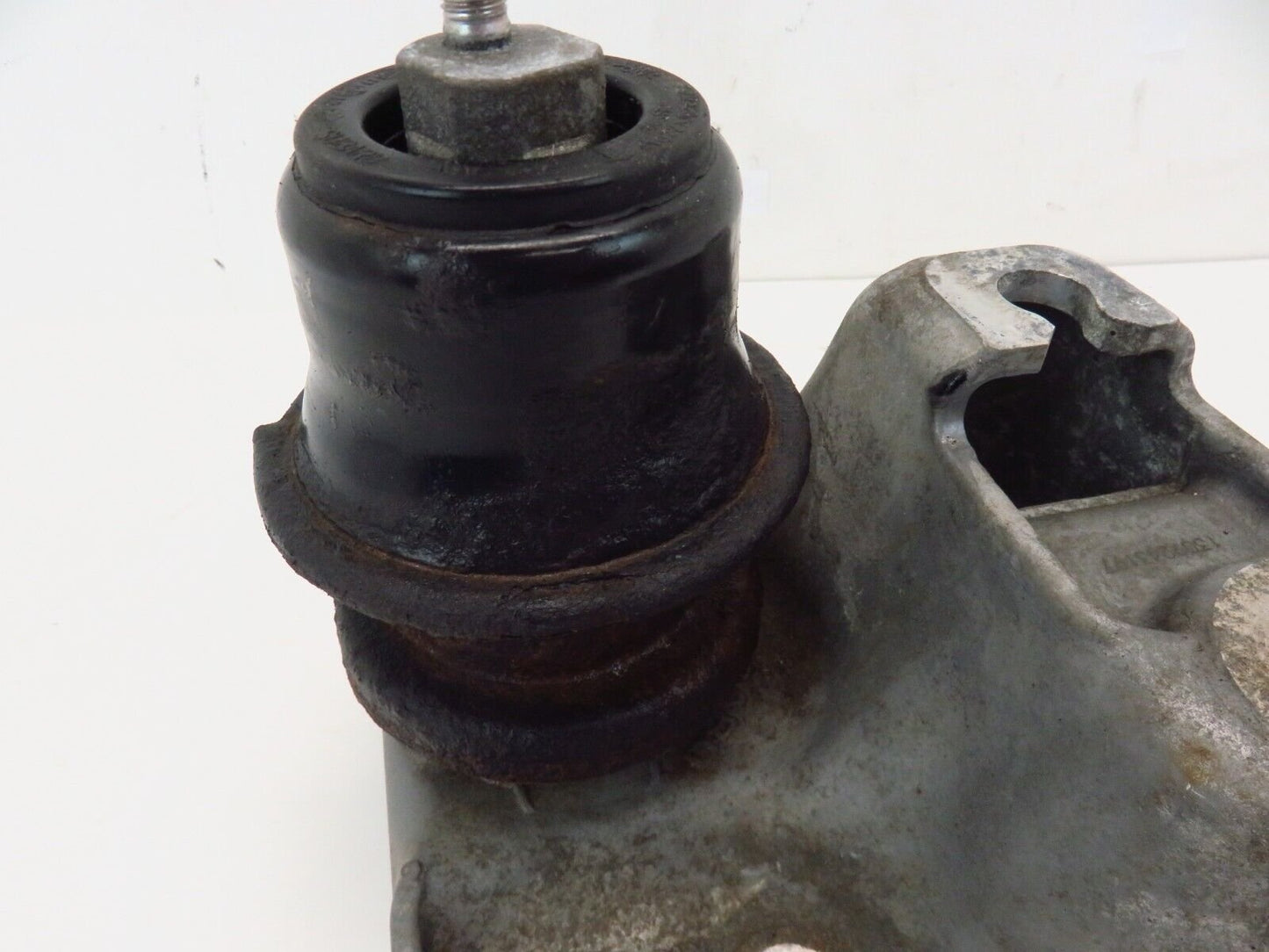 2013 Subaru Outback Driver Motor Mount Bracket LH Left Side OEM 2010-2014