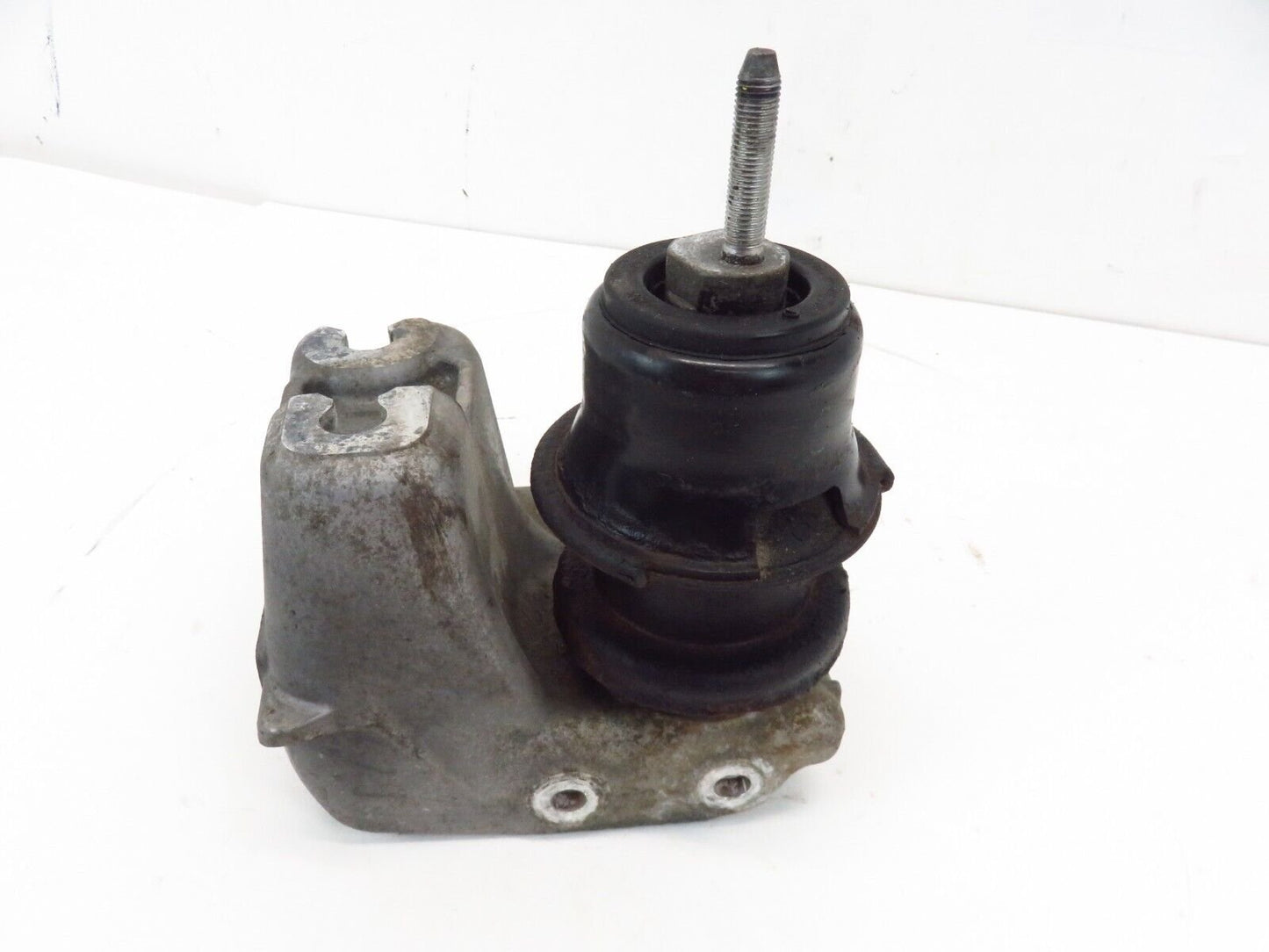 2013 Subaru Outback Driver Motor Mount Bracket LH Left Side OEM 2010-2014