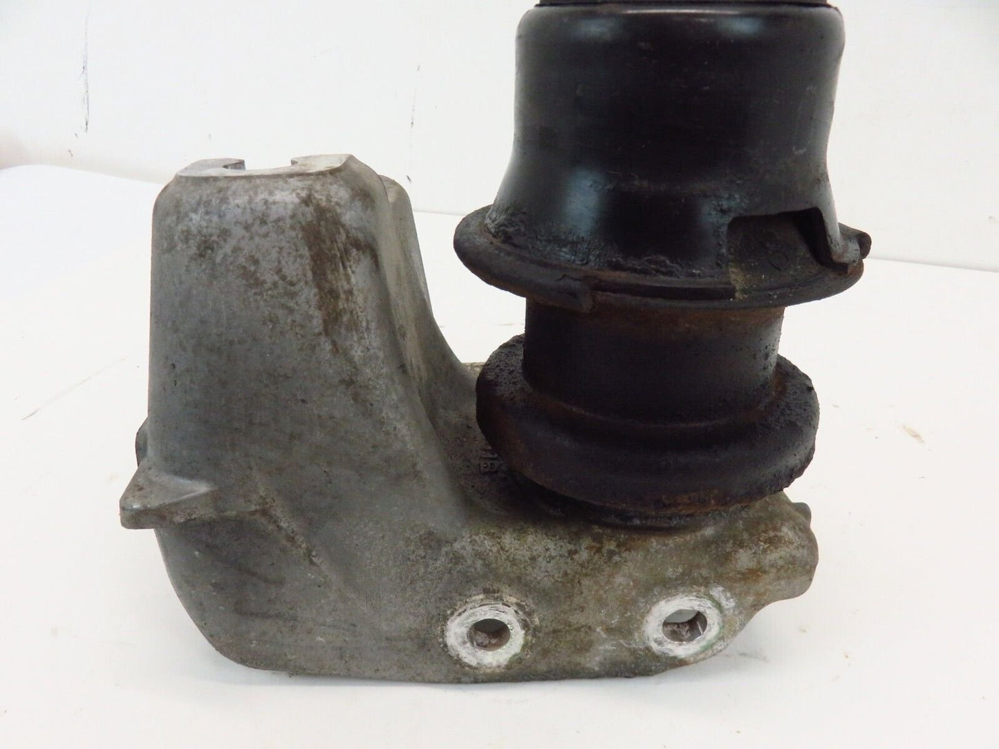 2013 Subaru Outback Driver Motor Mount Bracket LH Left Side OEM 2010-2014