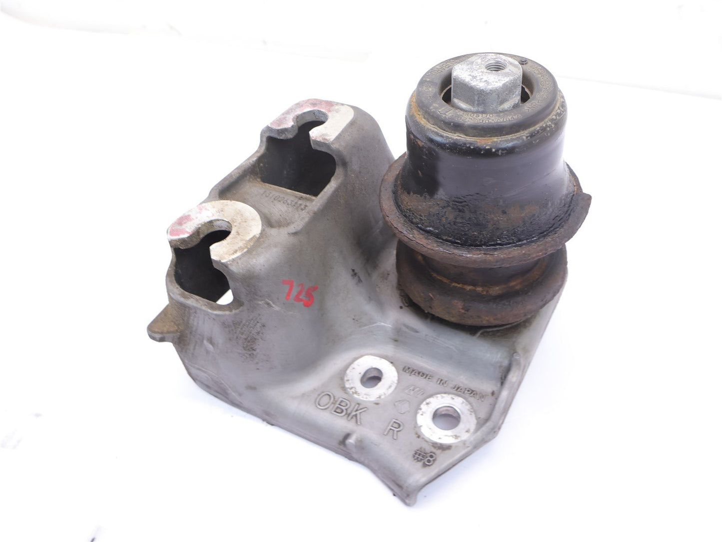 2010-2013 Subaru Outback Passenger Motor Mount Engine Bracket RH Right OEM