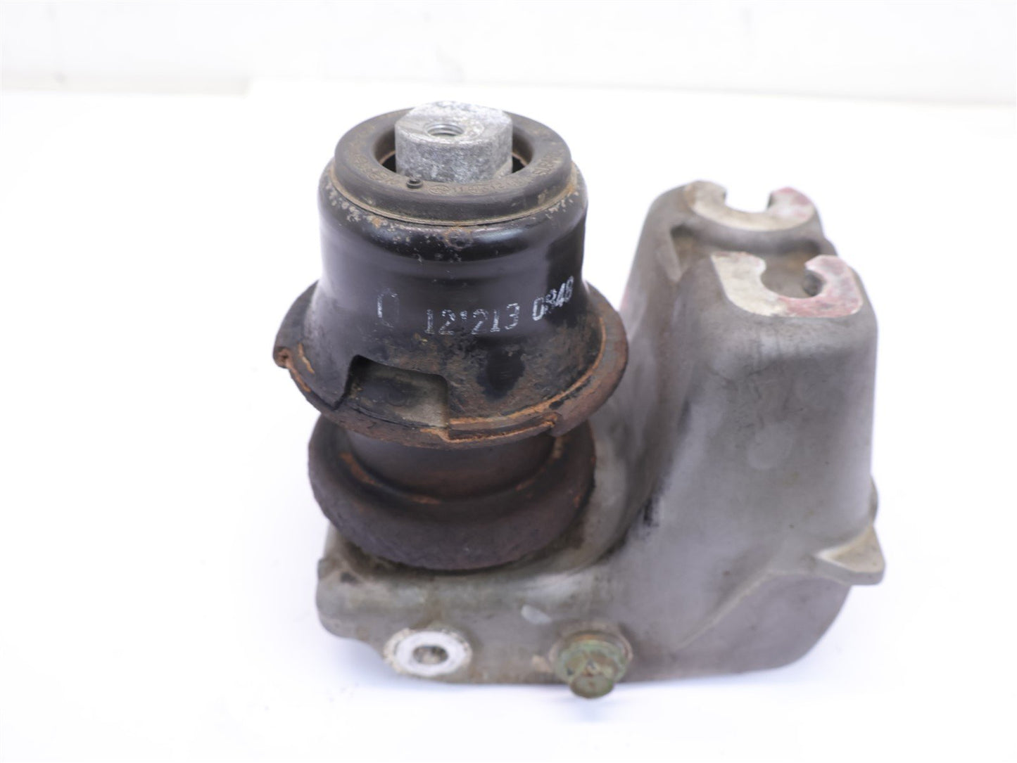 2010-2013 Subaru Outback Passenger Motor Mount Engine Bracket RH Right OEM