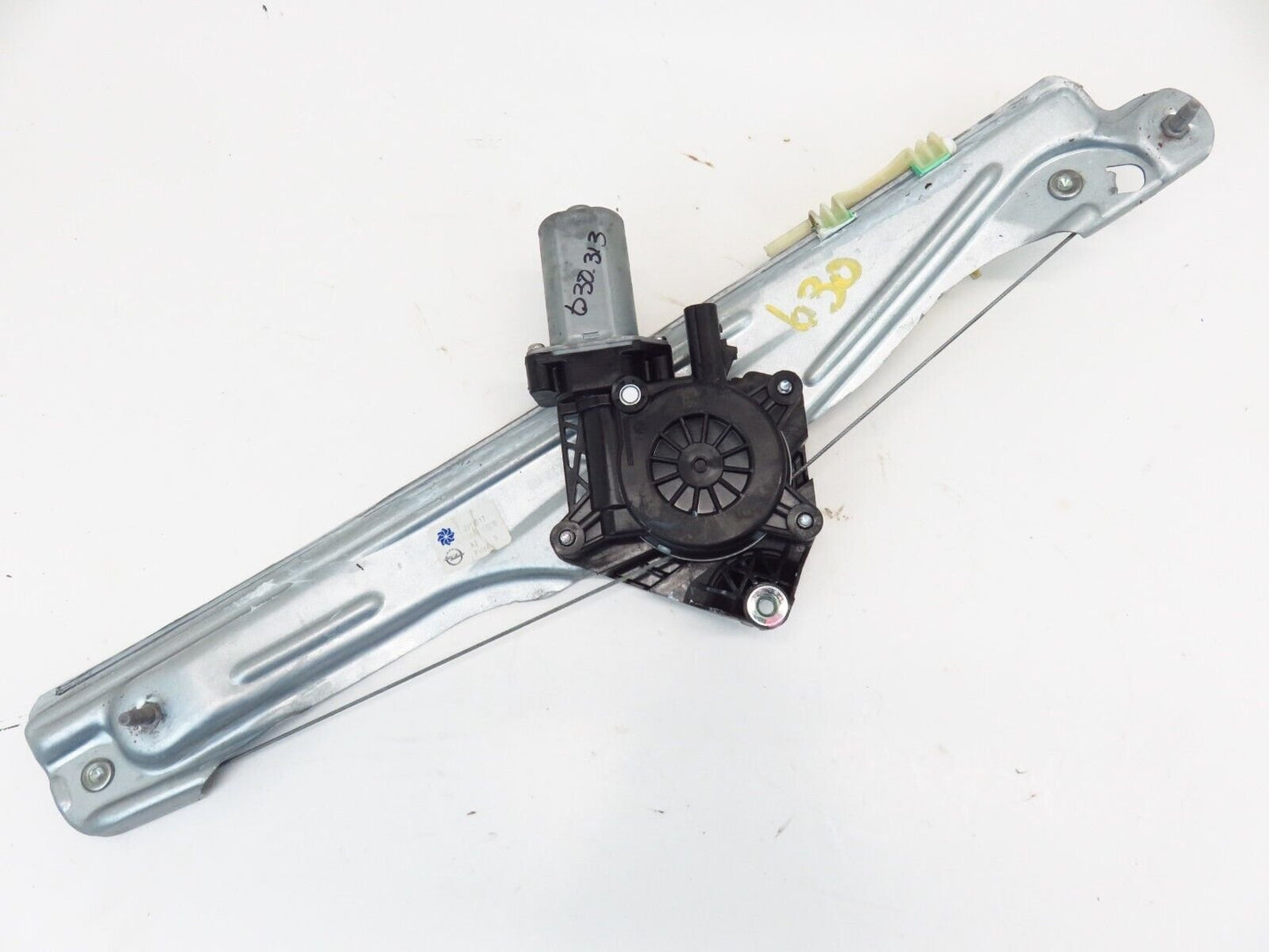 2018-2019 Buick Regal TourX Passenger Rear Window Motor Regulator RH Door OEM