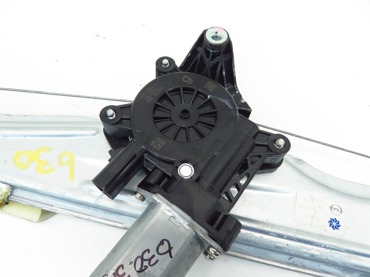 2018-2019 Buick Regal TourX Passenger Rear Window Motor Regulator RH Door OEM