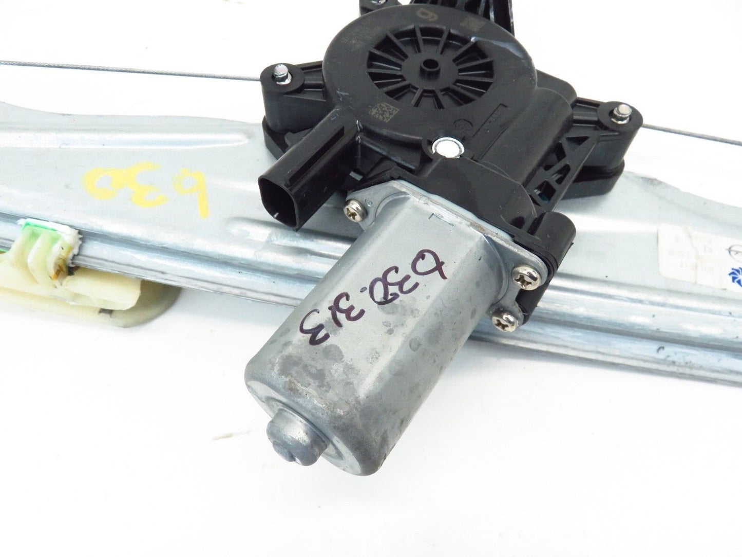 2018-2019 Buick Regal TourX Passenger Rear Window Motor Regulator RH Door OEM
