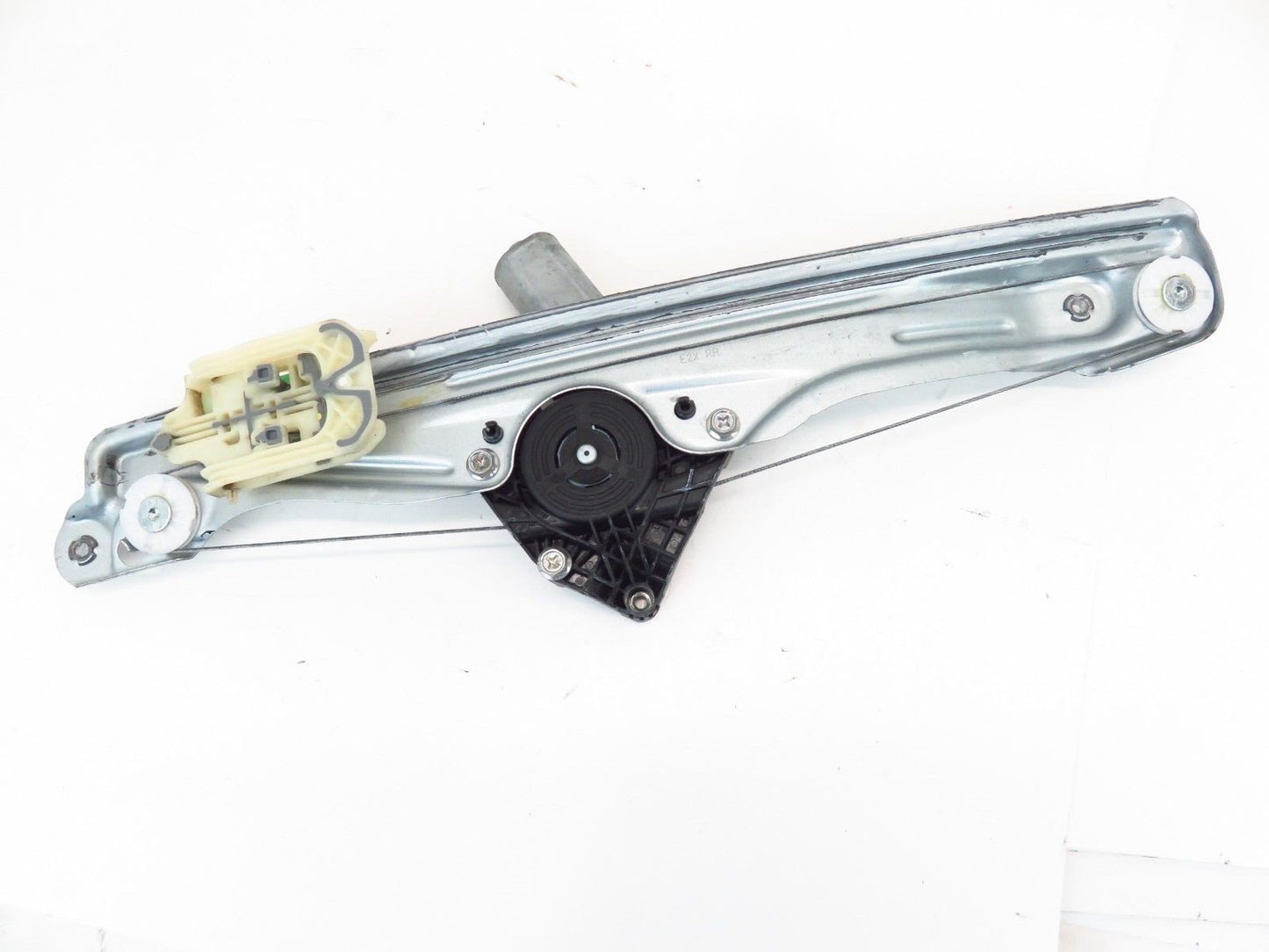 2018-2019 Buick Regal TourX Passenger Rear Window Motor Regulator RH Door OEM