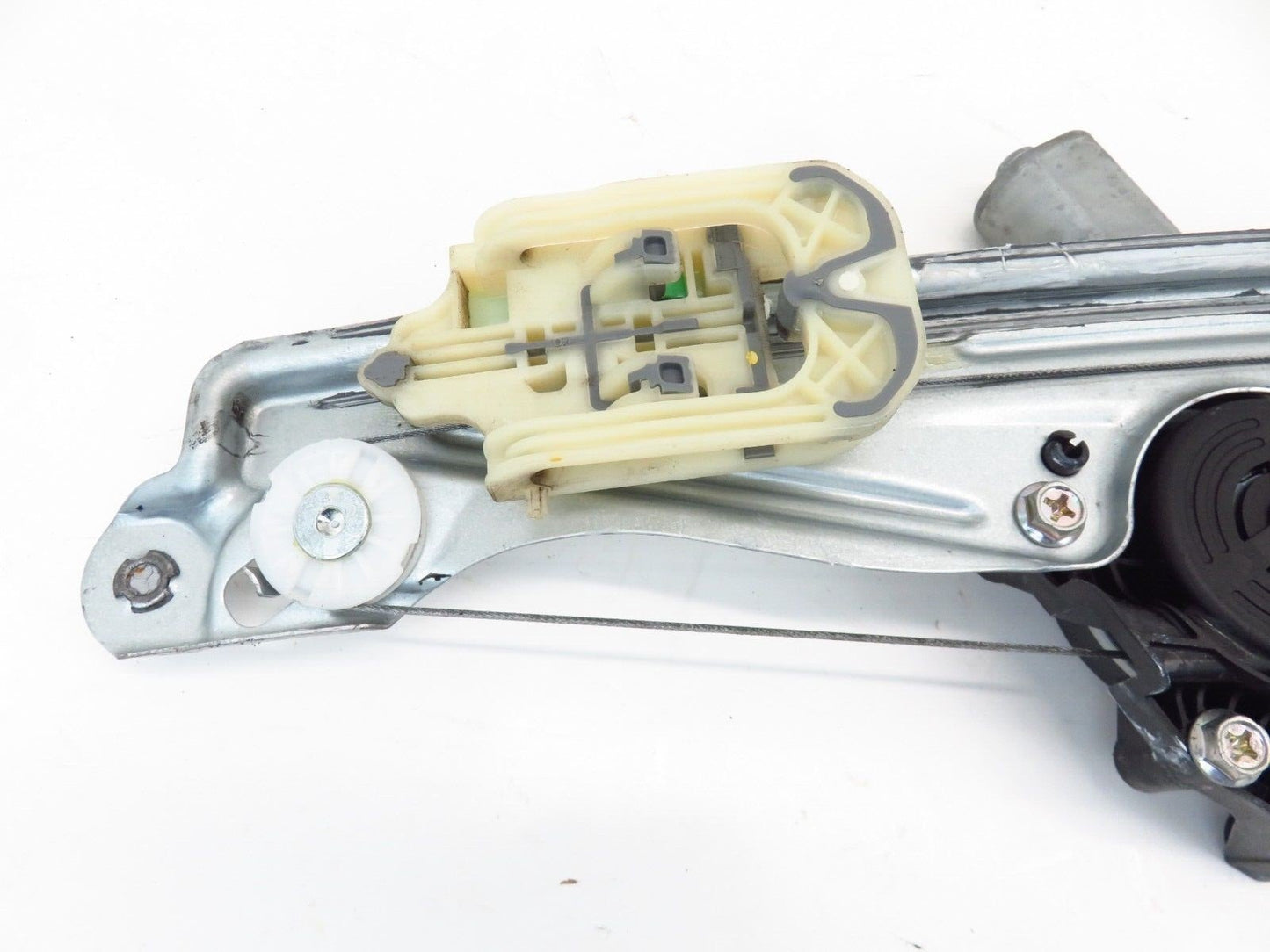 2018-2019 Buick Regal TourX Passenger Rear Window Motor Regulator RH Door OEM