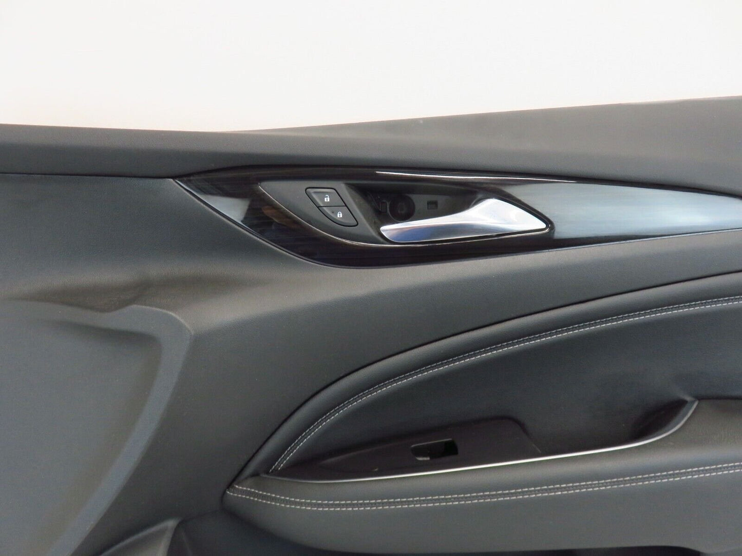 2019 Buick Regal TourX Passenger Front Door Panel Trim Cover RH Right 19 OEM