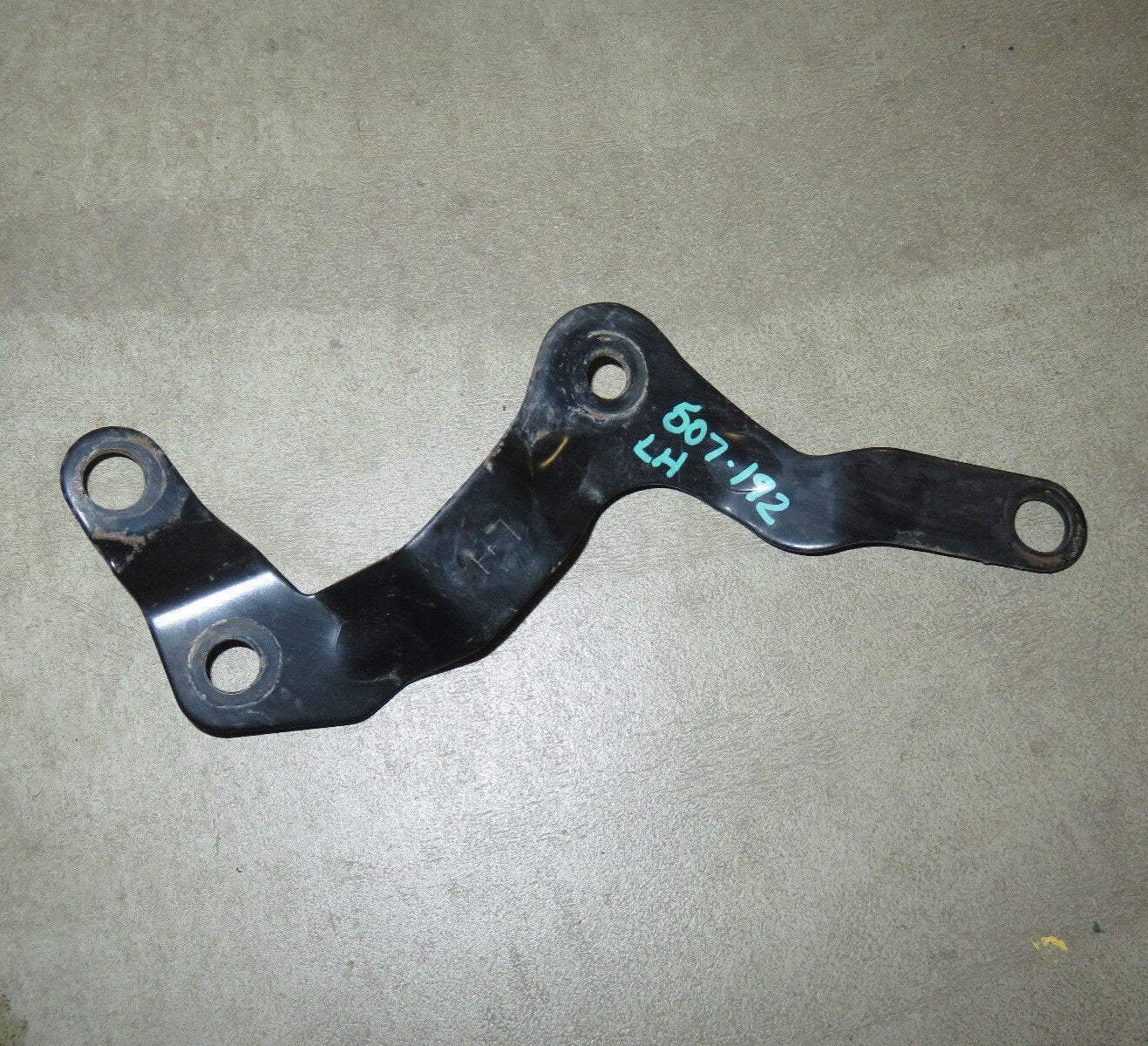 2013-2015 Subaru XV Crosstrek Steering Rack Pinion Bracket Mount Clamp Driver LH